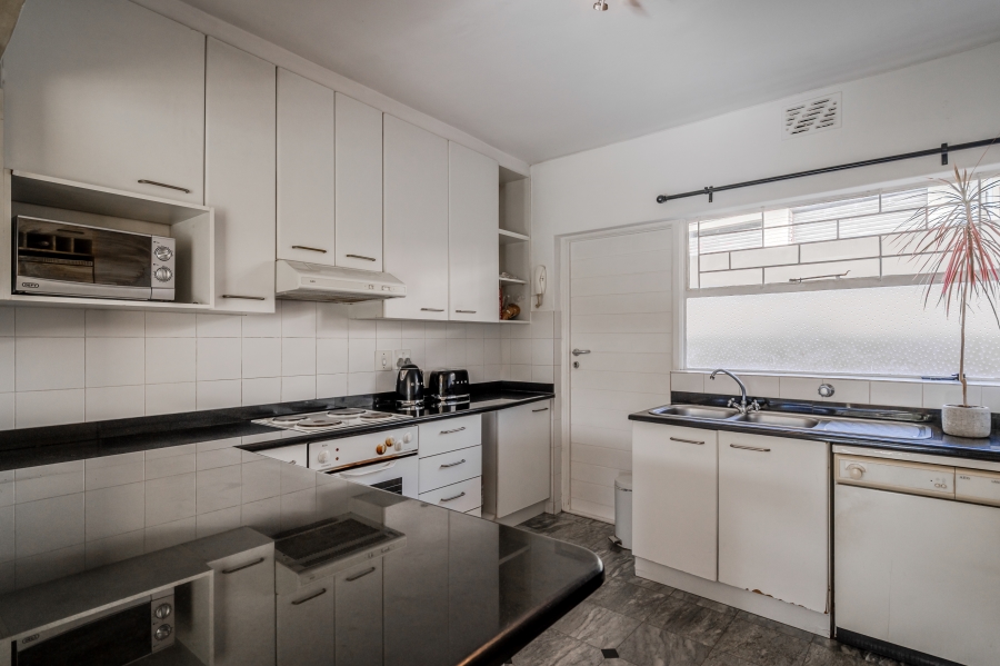 To Let 3 Bedroom Property for Rent in Camps Bay Western Cape